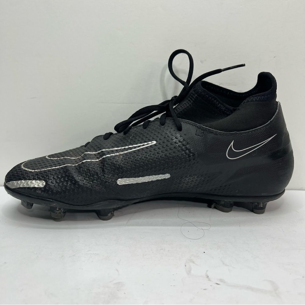 Nike Phantom GT2 Club DF FG/MG Soccer Cleats - Picture 4 of 9